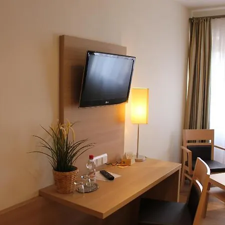 Weisses Ross Hotel 3*