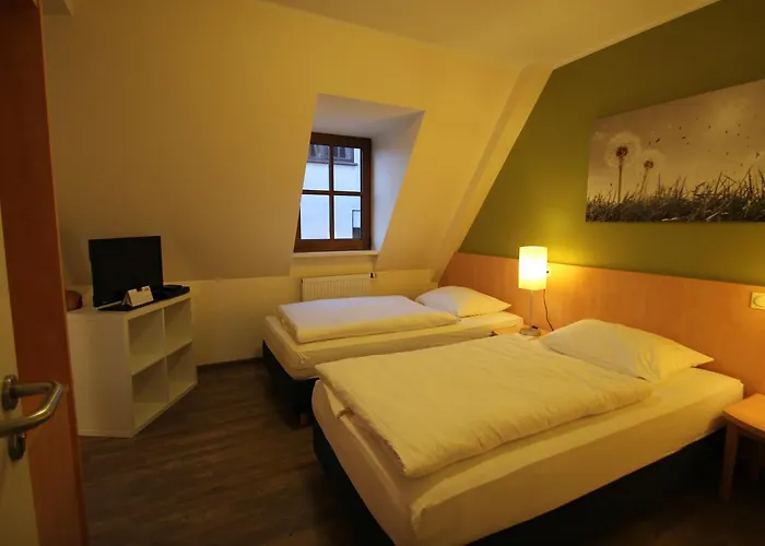 Weisses Ross Otel 3*