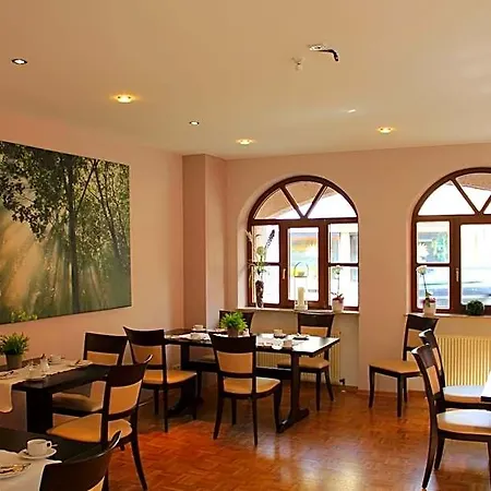 Hotel Weisses Ross 3*